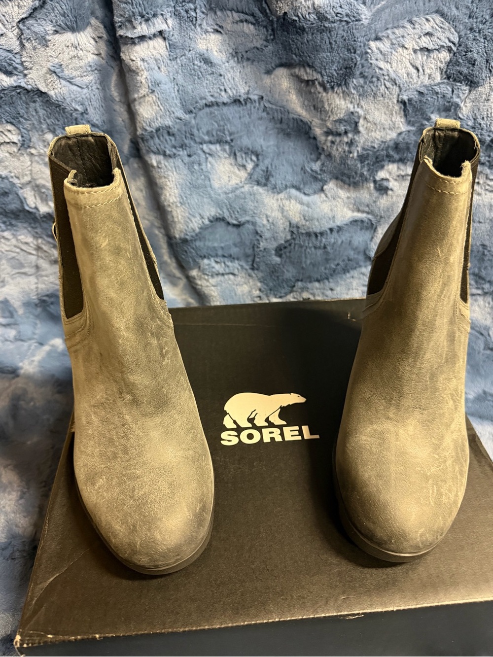 Sorel Women's Chelsea Ankle Boots in Gray Suede